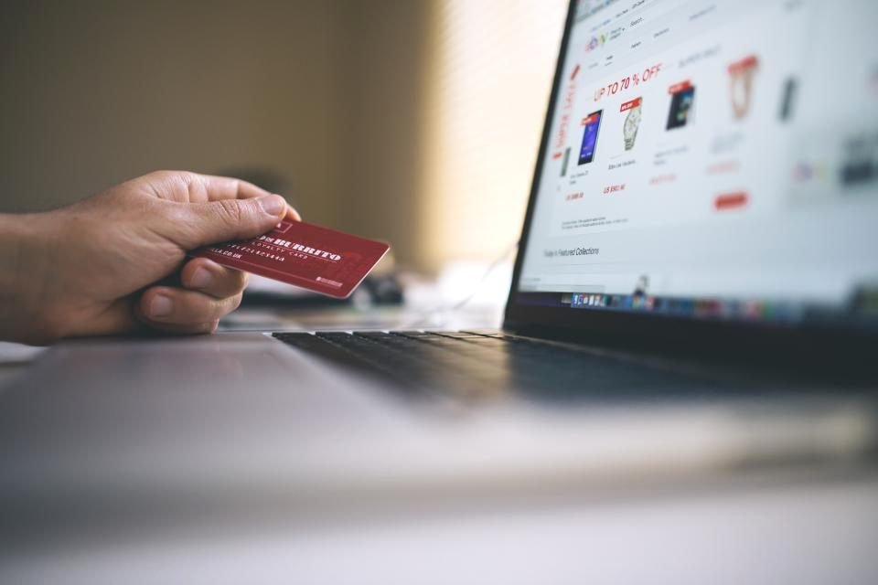 Pago con tarjeta en una tienda online